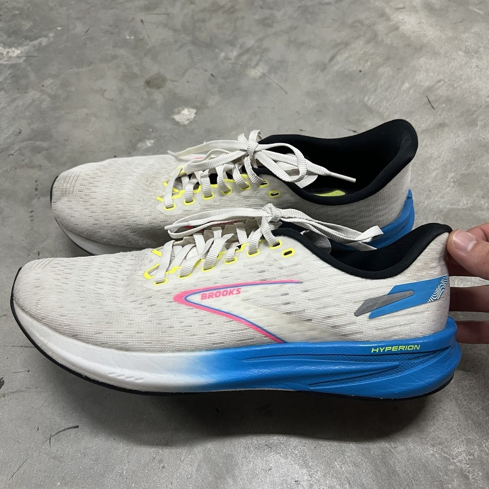 Brooks Hyperion White Pink Blue 1104071D120 Men's Size 10